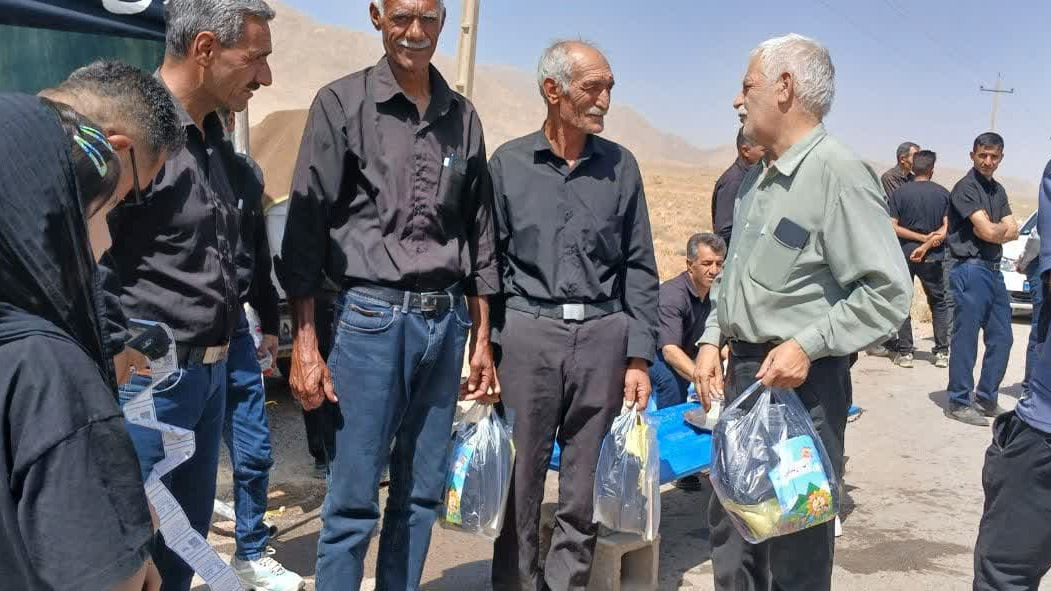 عکس فعالیت انجمن دوستداران زاگرس سبز اقلید و سرحد روز اربعین سال جاری